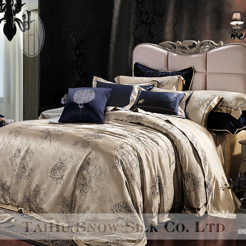 Taihu Snow yarn dyed luxury jacquard silk bedding set silk comforter set