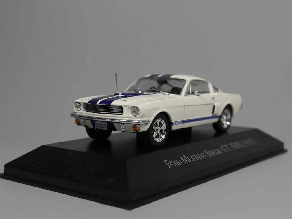 1965 ford mustang diecast model cars