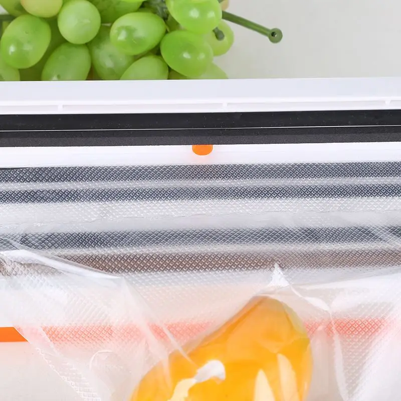 Automatic small household vacuum sealing machine mini vacuum sealing machine food sealing bag packing machine