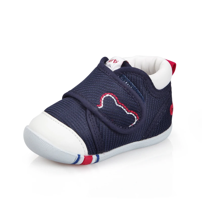 on trend trainers ladies