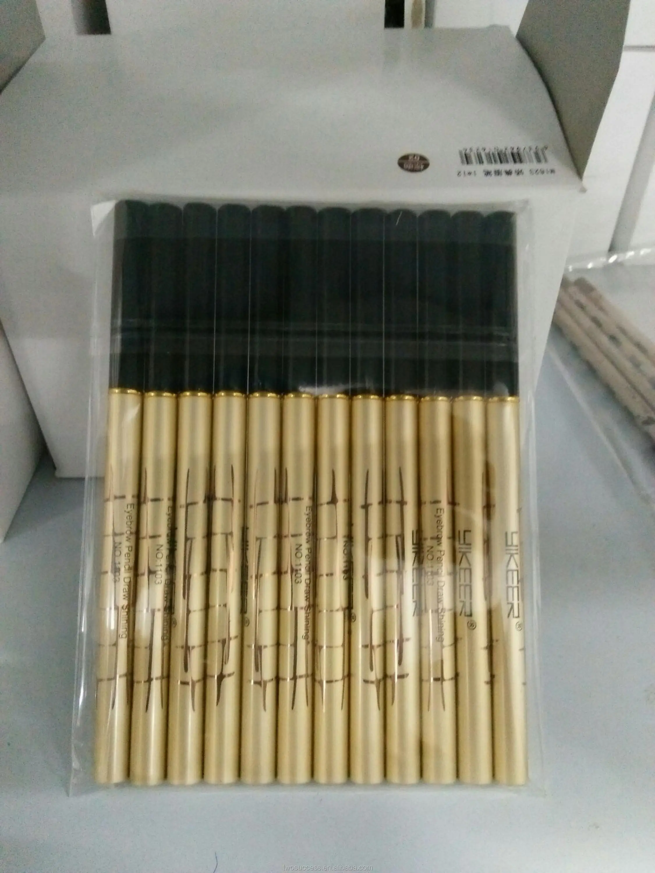 eyebrow pencil (2).jpg