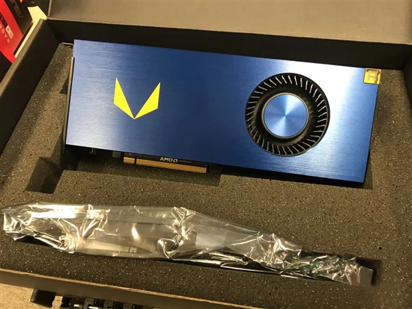 Radeon RX Vega (7)
