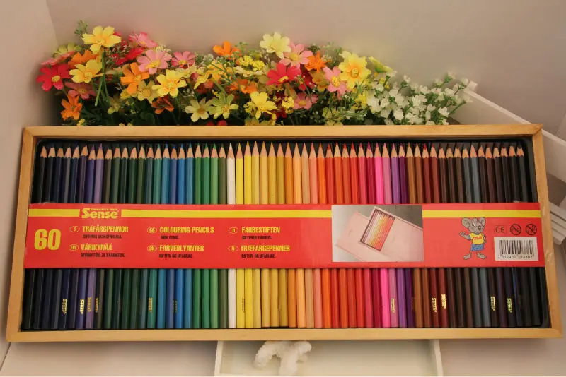 60 Colors Colored Pencils/ Natural Wooden Made Pencil Box /senior 60