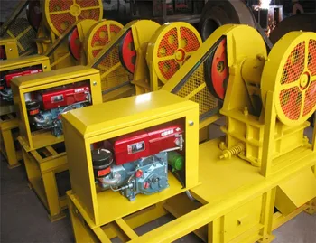 Portable movable mini diesel engine small jaw crusher for sale