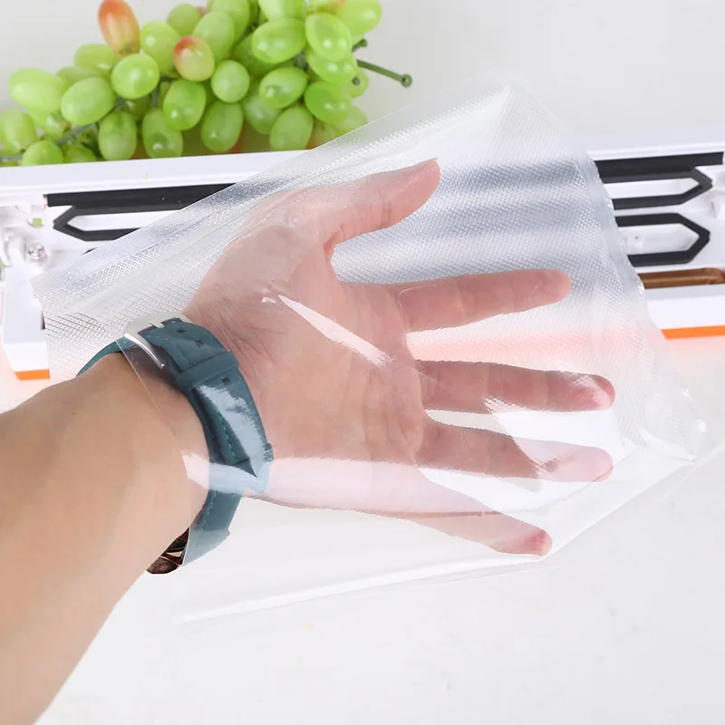 Automatic small household vacuum sealing machine mini vacuum sealing machine food sealing bag packing machine