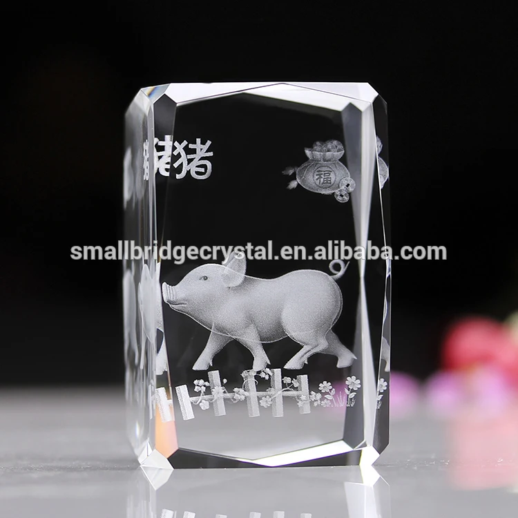 Cub de cristal gravat cu laser 3d