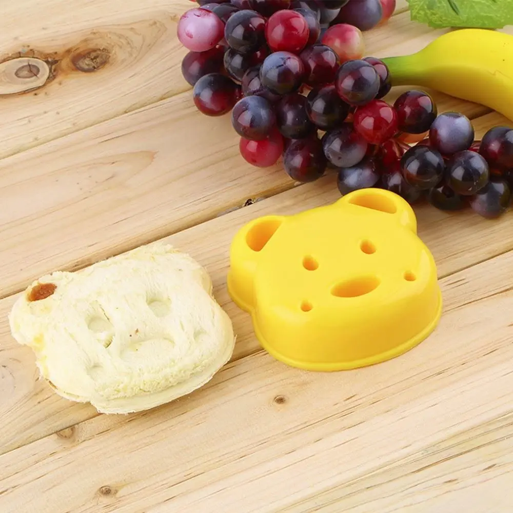 2015 new Home DIY Cookie Cutter Plastic Sandwich Toast Bread Mold Maker Cartoon Bear cake mold cooking tools