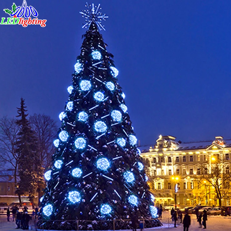 outdoor christmas tree decorations