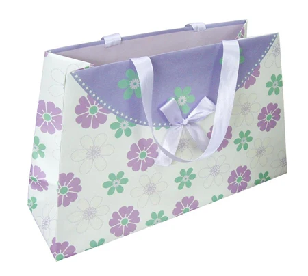 new paper gift bag made of kraft paper ,customized decal, oem