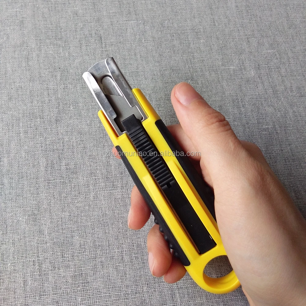 safety box cutter knife with self retractable trapezoidal blades