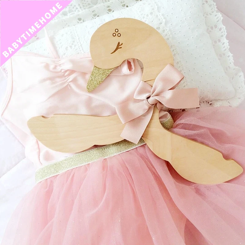 Promotional Cartoon Swan Animal Bowknot Wooden Clothes Hanger for Kids Children Room Home Decoration