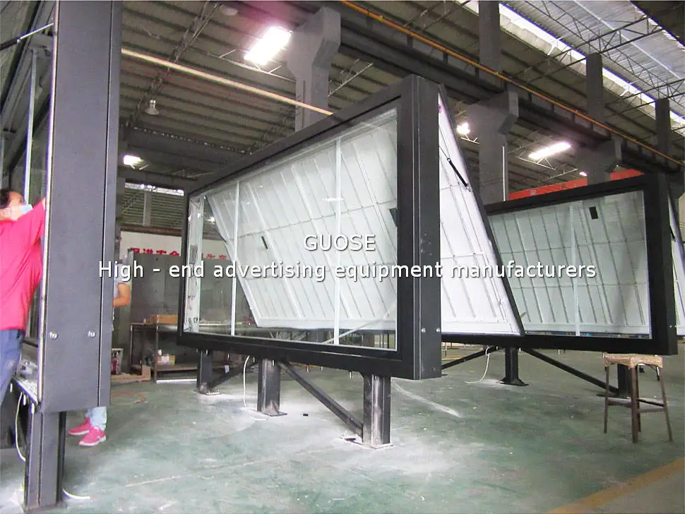 Single-sided rolling ads for light boxes