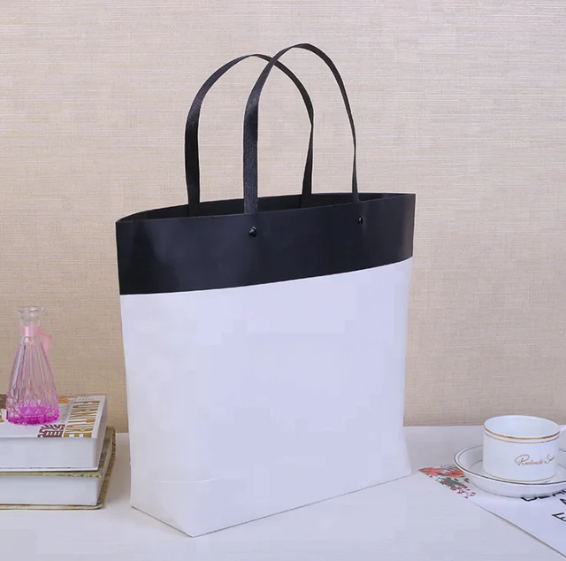customized matt paper gift bags for garments packaging