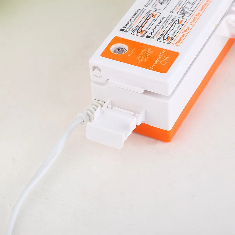 Automatic small household vacuum sealing machine mini vacuum sealing machine food sealing bag packing machine