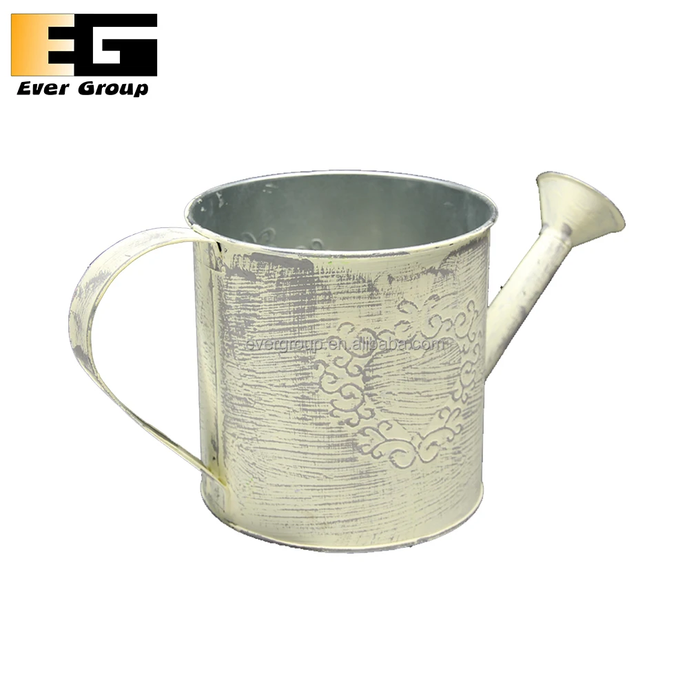 2017 new products metal iron artificial watering can for garden