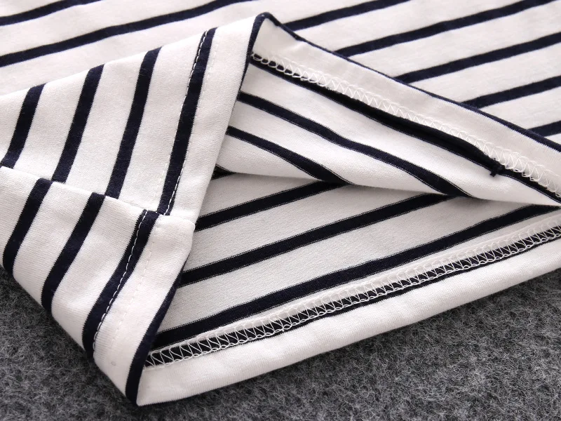 4477828396_2045635855