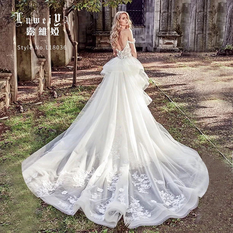 wedding dresses with removable tail