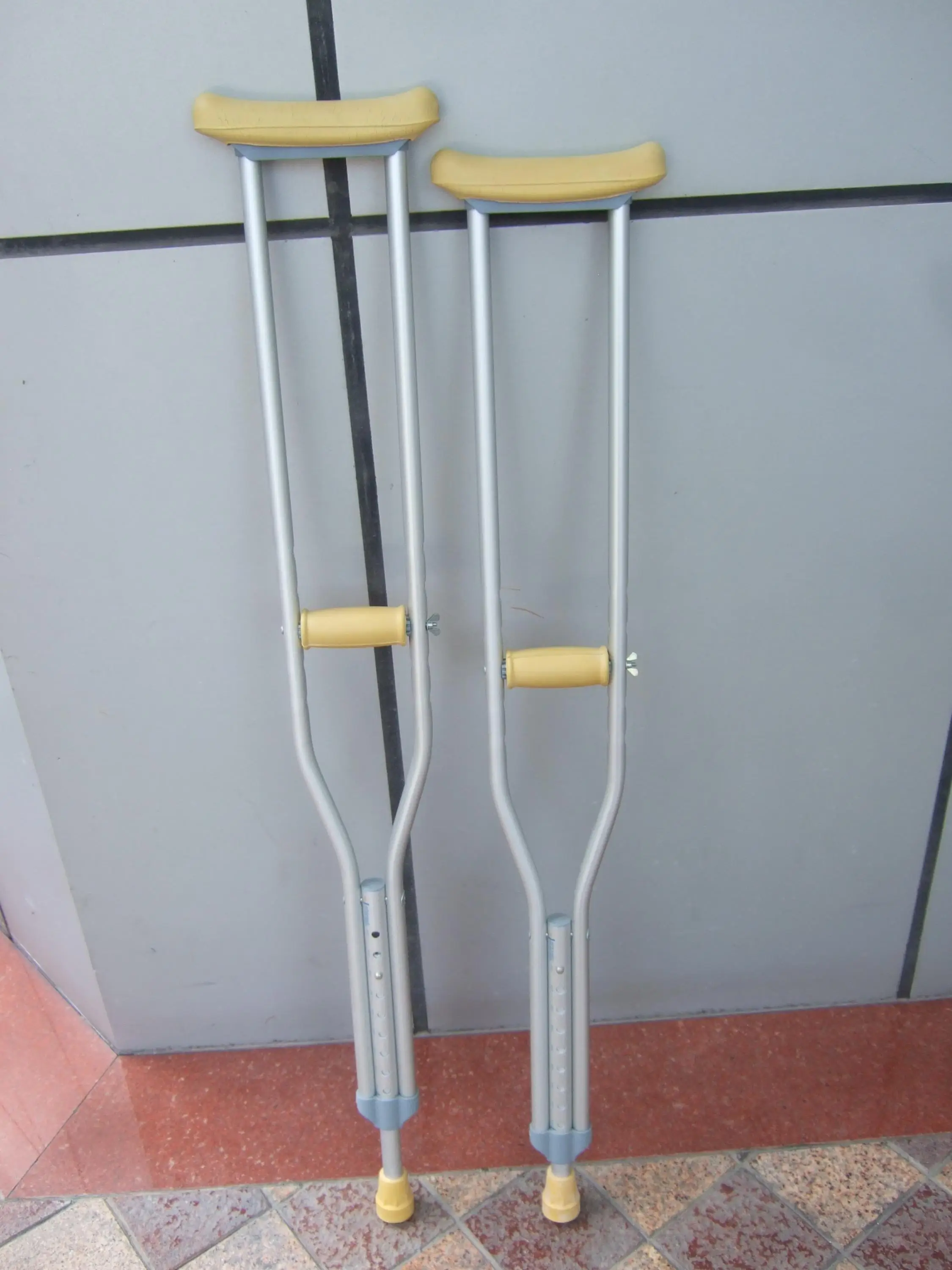 first aid aluminum crutches walking aids /axillary crutch/ mule