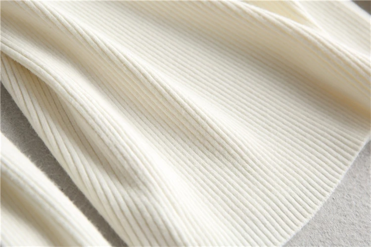 4323964882_2000613867