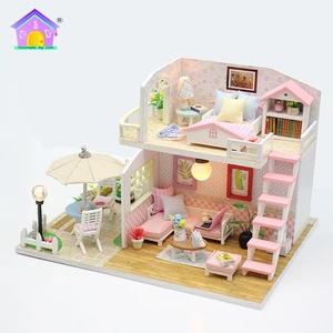 house gift items 2018wooden assembled doll house toy in