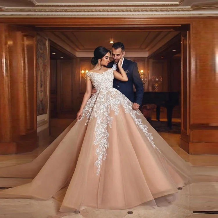 Последние бальное платье свадебное платье 2018 с плеча аппликация LaceSaudi арабский свадебные платья