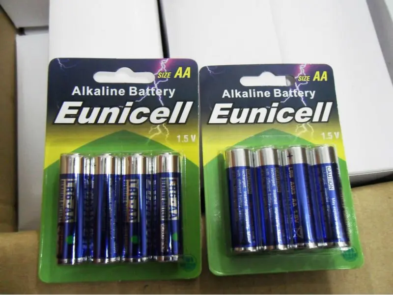 AA LR6 1.5V alkaline batteries