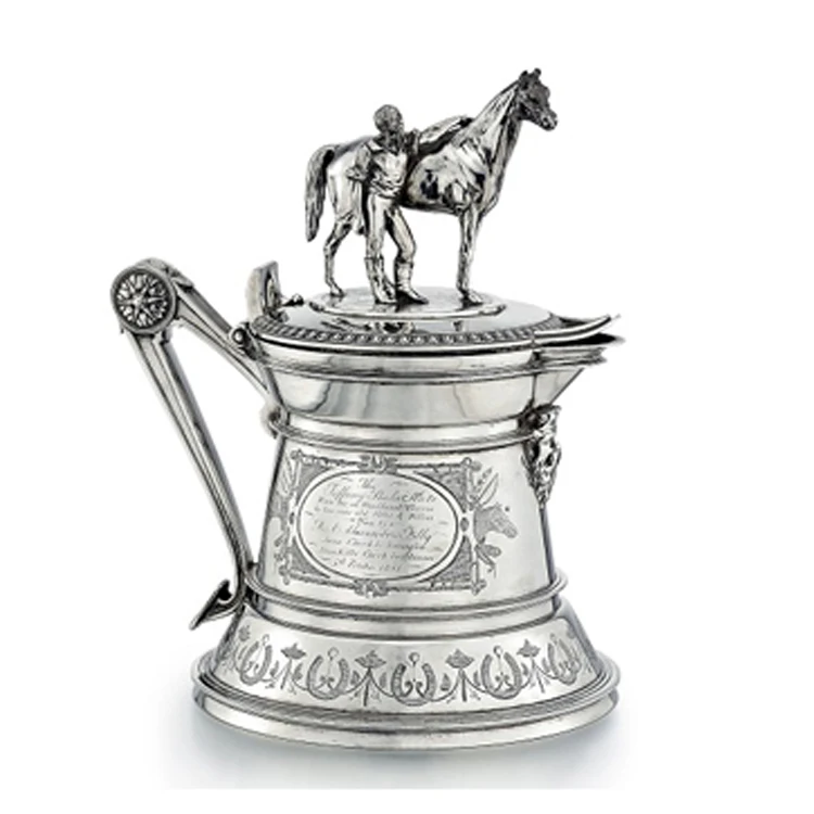 De metal único depósito de corridas de cavalos com o troféu troféu de prata