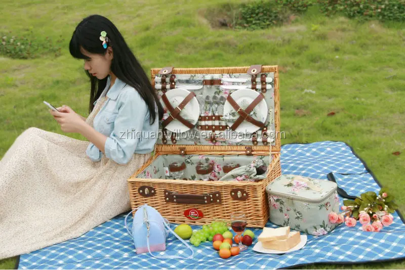 wicker basket with cooler bag for 4 persons colorful and cheap