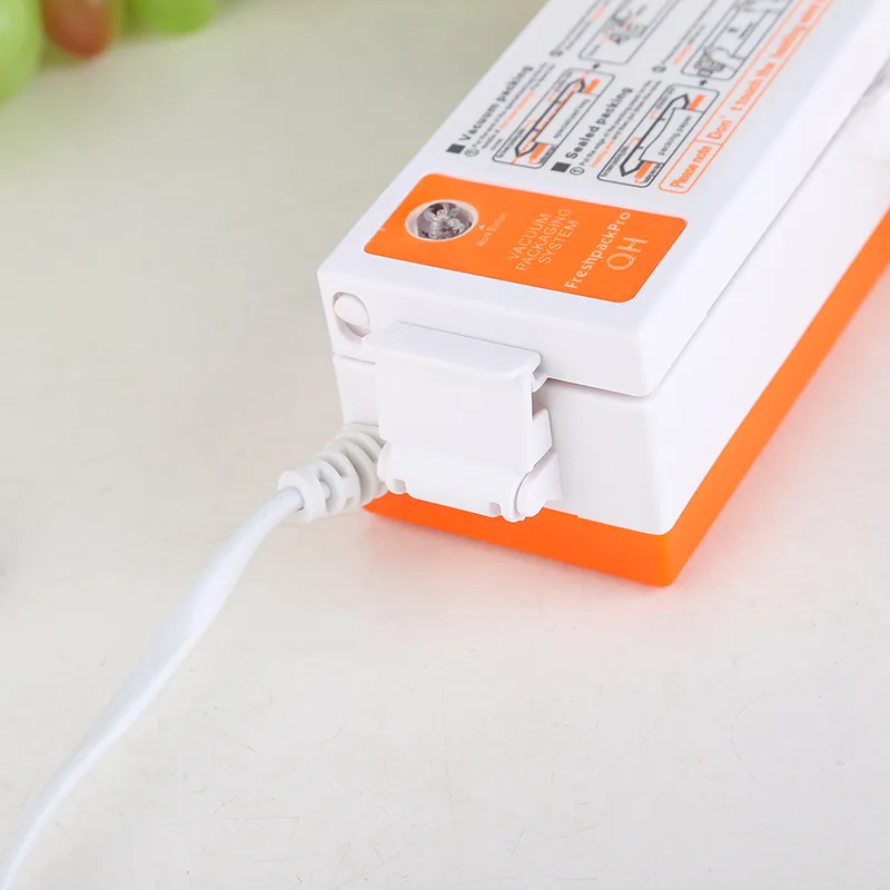 Automatic small household vacuum sealing machine mini vacuum sealing machine food sealing bag packing machine