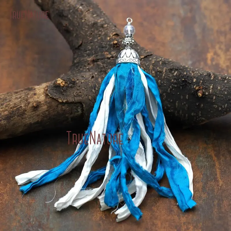20171206-PM7926- Blue And White Sari Silk Tassel Pendant_2