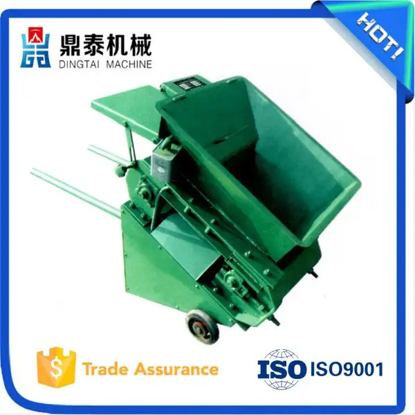 Portable sand throwing machine for casting industry