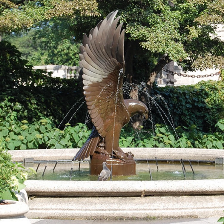 Fait sur commande En Métal Aigle En Bronze Statue de Fontaine pour Jardin