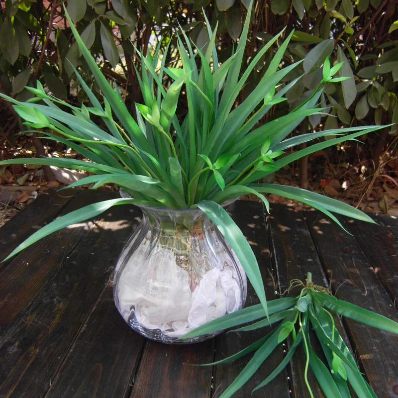 Mini Artificial Spider Plant For Wall Decoration Artficial Silk Flowers