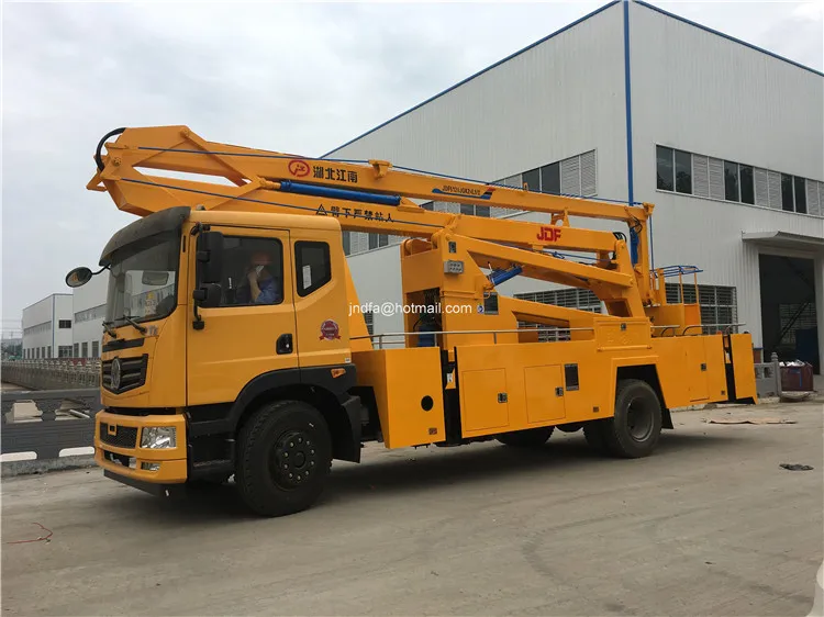 22m hook lift truck2.JPG