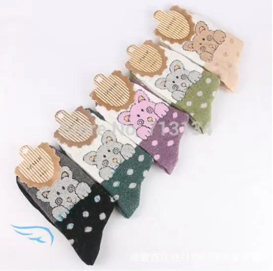 Y1Wholesale High Quality Character Style Women's Fashion Casual Autumn Winter Socks 100% Cotton Ventilate Spring Retro Socks