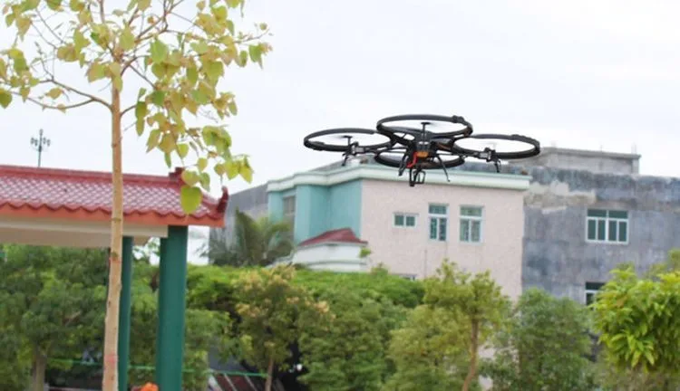 2996036-2.4GHz 4CH RC Quadcopter 6 Axis Gyroscope 360 Degree Stumbling RTF UFO-2_03.jpg