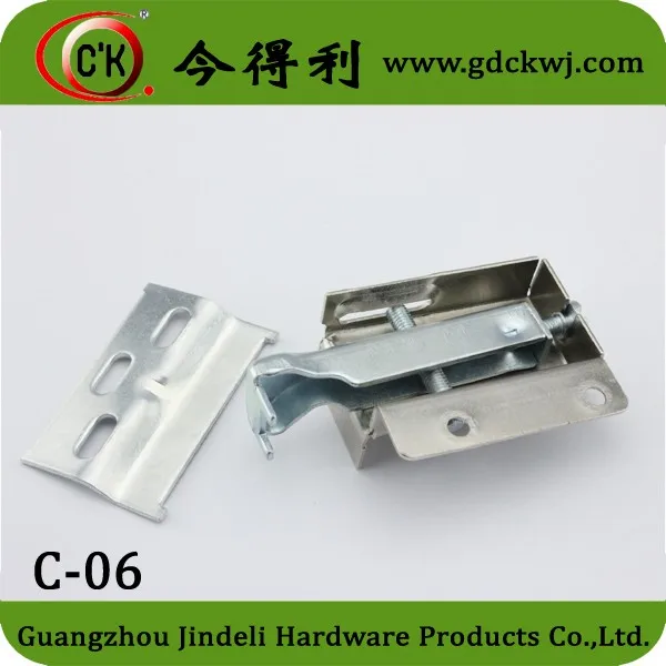 hanger C-06.jpg