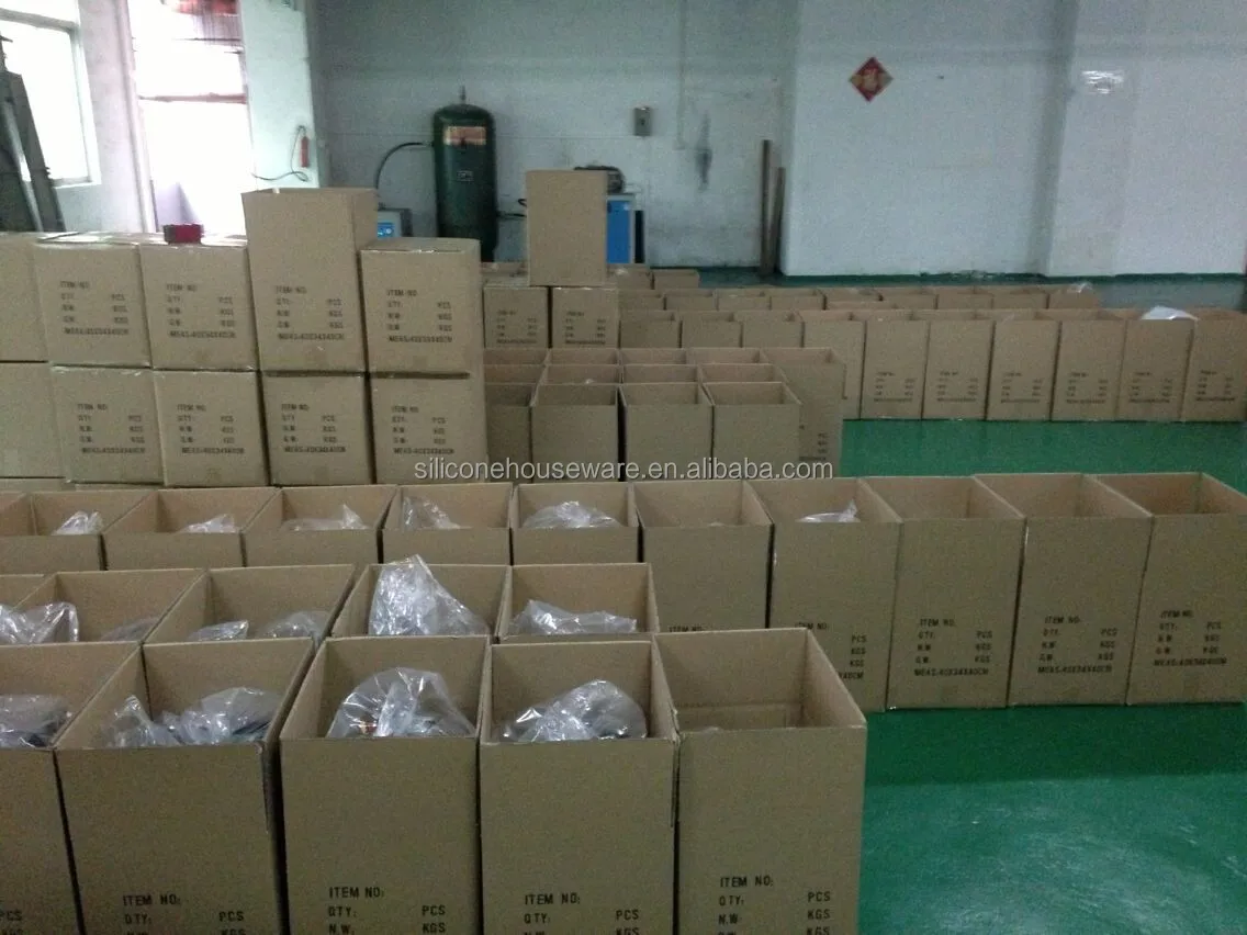 factory directly good quality OEM custom rubber keychain