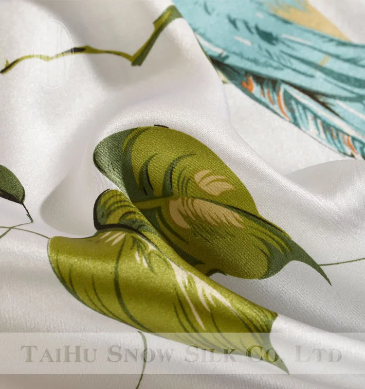 Taihu Snow 100%silk printed bedding comforter set