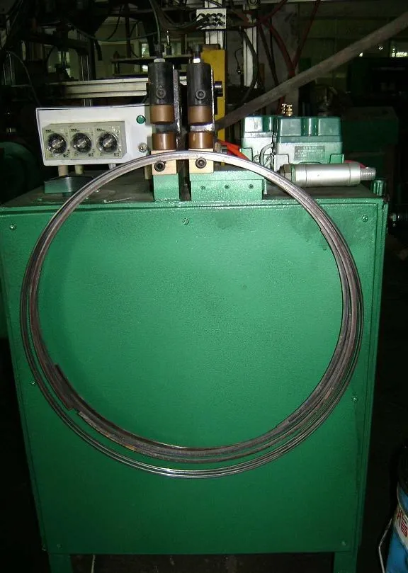 UN series 0.5-28mm flash butt welding machines.