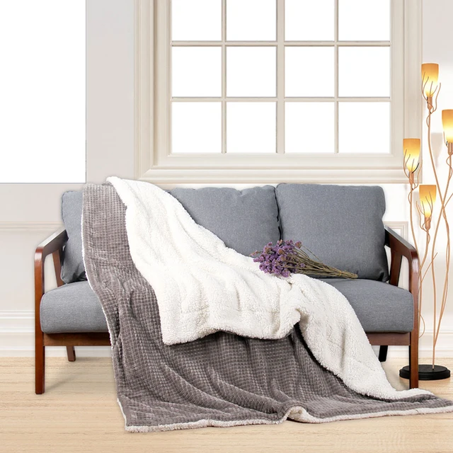 American Style Best Quality Customized Cheap Super Soft Warm Christmas Promotion Lap Flannel Fleece Throw Blanket