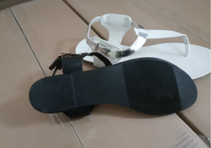 flat lady sandals white.png