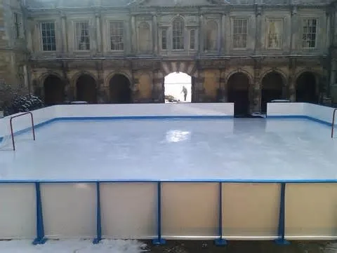 Artificial ice rink3