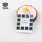 Custom Fashion Design High Quality Hang Labels, Recycled Kraft Cardboard Swing Paper For Clothing Tag
