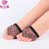 X-8068 New arrival printing leopard five holes belly dance shoes girls foot thongs