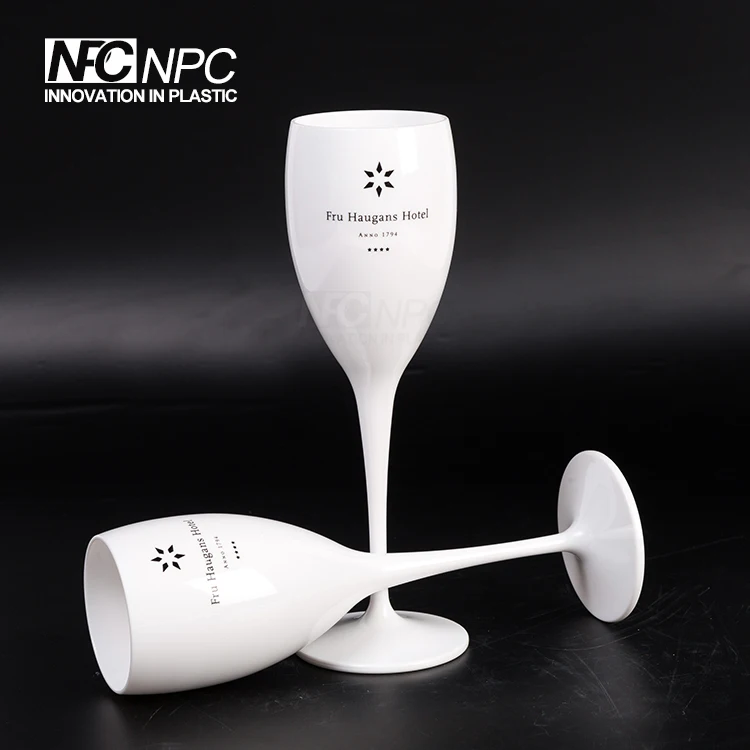 small champagne glasses.jpg