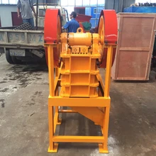 tire type jaw rock crusher/portable diesel engine stone crushing machine with low price