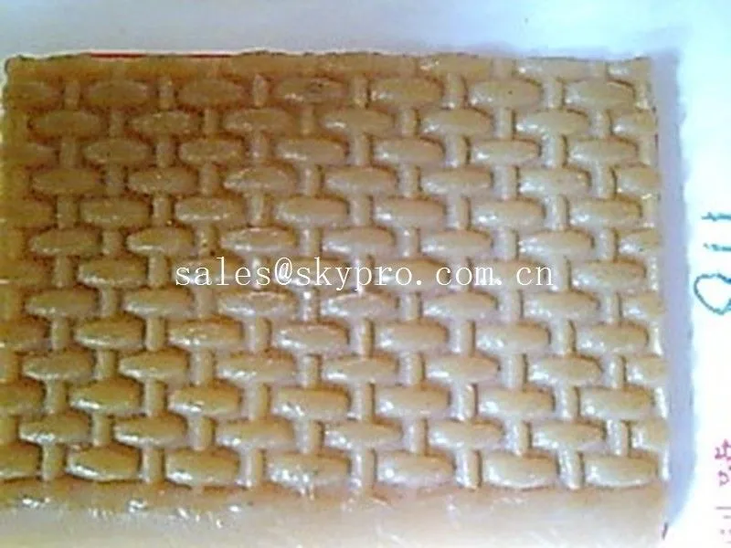 Durable Natural Crepe Rubber Soling Sheet with Reed Mat Pattern 600mmx1400mm Size and 75-80 Shore A Hardness