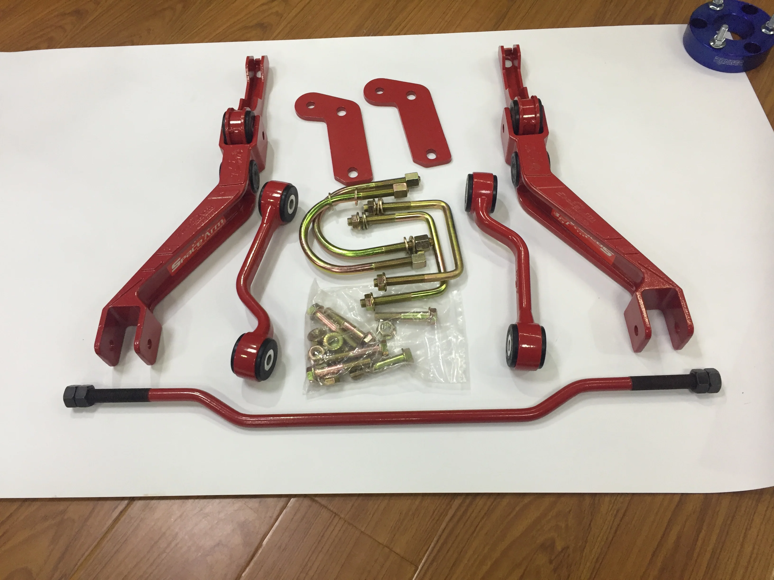 Red Space Arm Rear Sway Cornering Stabilizer Bar Kits For Hilux Revo