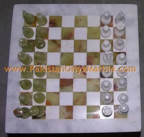 onyx-chess-boards-set-checkers-red-onyx-green-onyx-white-onyx-figures-02.jpg